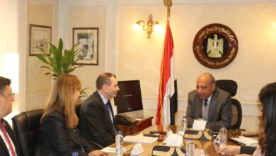 وزير قطاع الأعمال مع وفد البنك الأوروبي