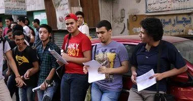 طلاب الصف الثالث الثانوي