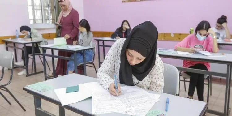 طلاب الصف الثالث الثانوي
