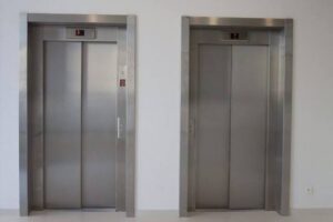 المصعد الكهربائي 