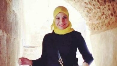 الكاتبة منى ياسين