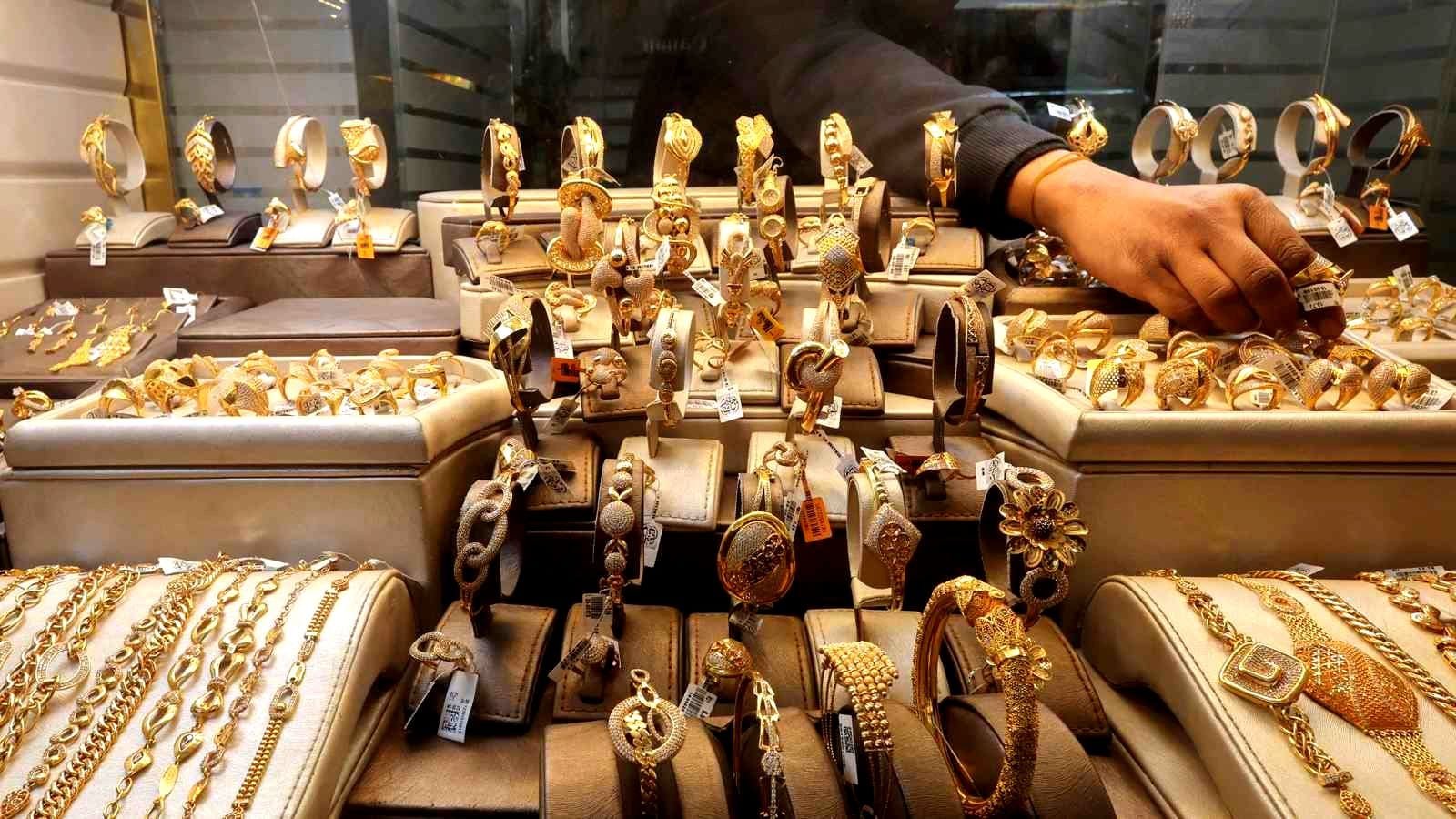 سعر جرام الذهب اليوم الإثنين 9 فبراير 2026