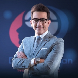 الدكتور عمرو حسن